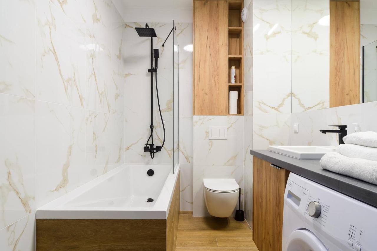 Lumina Premium Apartments With Parking Лодз Екстериор снимка
